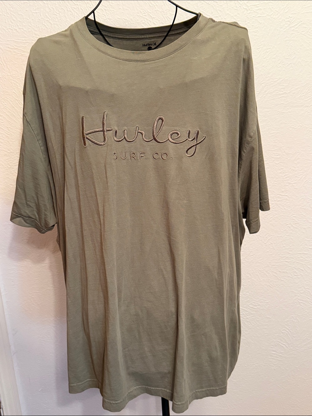 🛹🛹🛹BOGOHO🛹🛹🛹Hurley Embroidered Logo Tee - Olive Green-2XLT - Picture 2 of 5